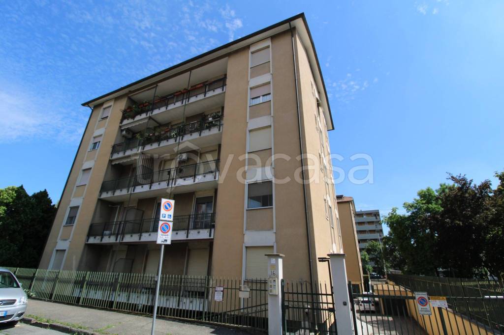 appartamento in affitto a Monza in zona Ospedale San Gerardo