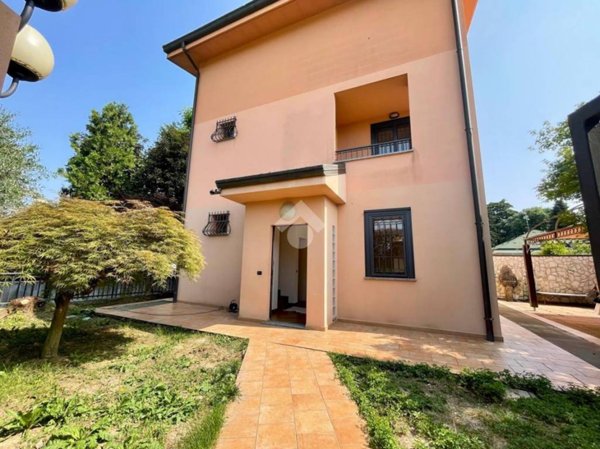 casa indipendente in affitto a Monza