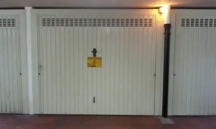 negozio in affitto a Monza