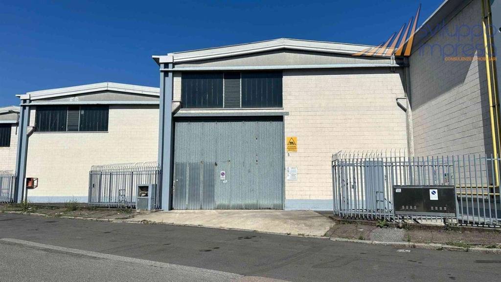 capannone in affitto a Monza