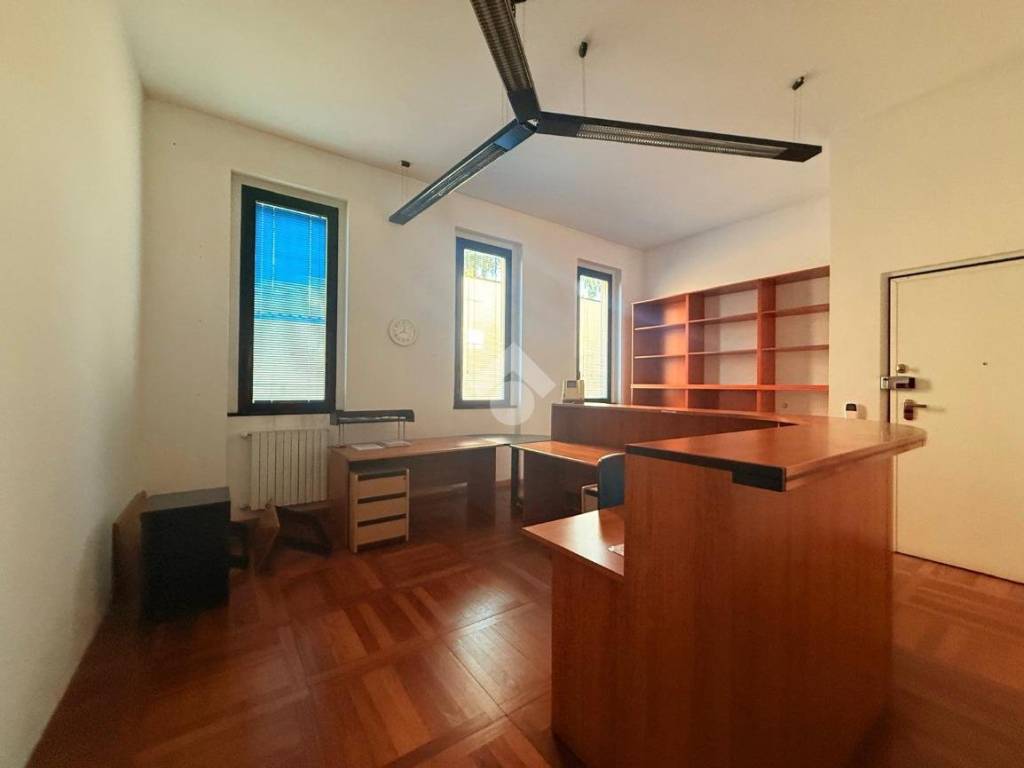ufficio in affitto a Monza