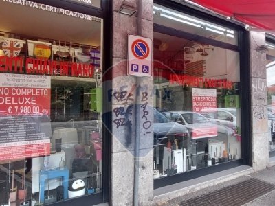 negozio in affitto a Monza in zona Centro Storico