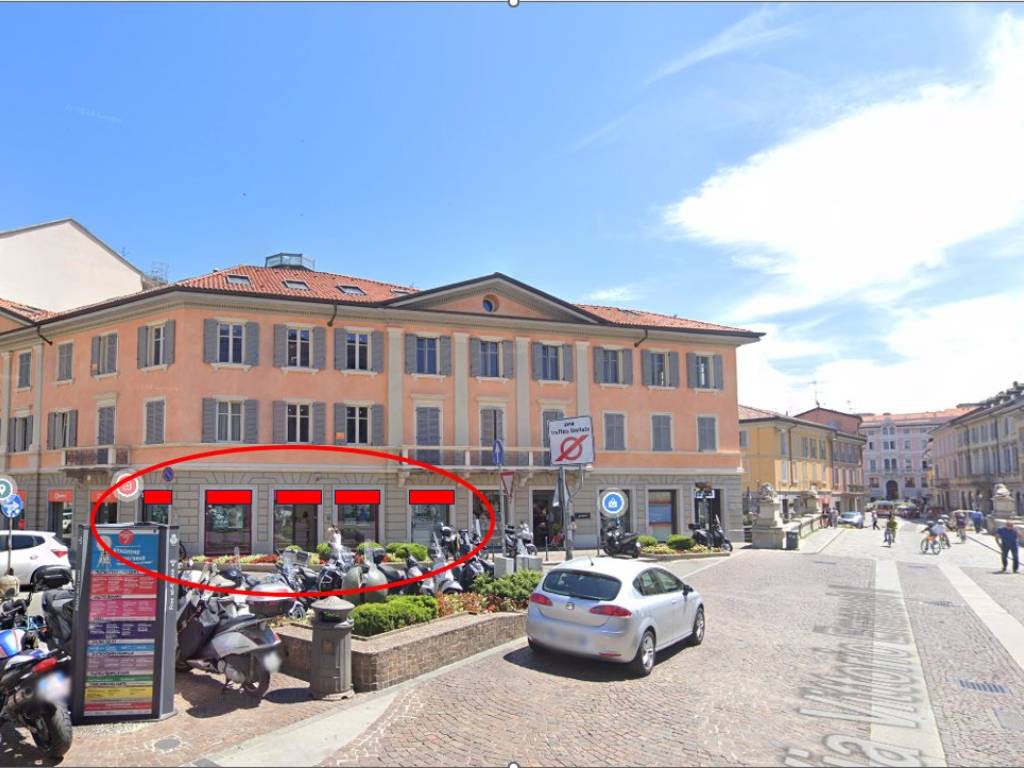 negozio in affitto a Monza in zona Centro Storico