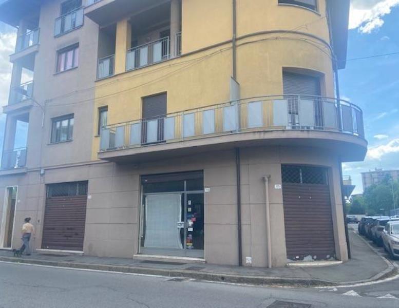 negozio in affitto a Monza