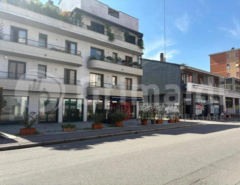 negozio in affitto a Monza