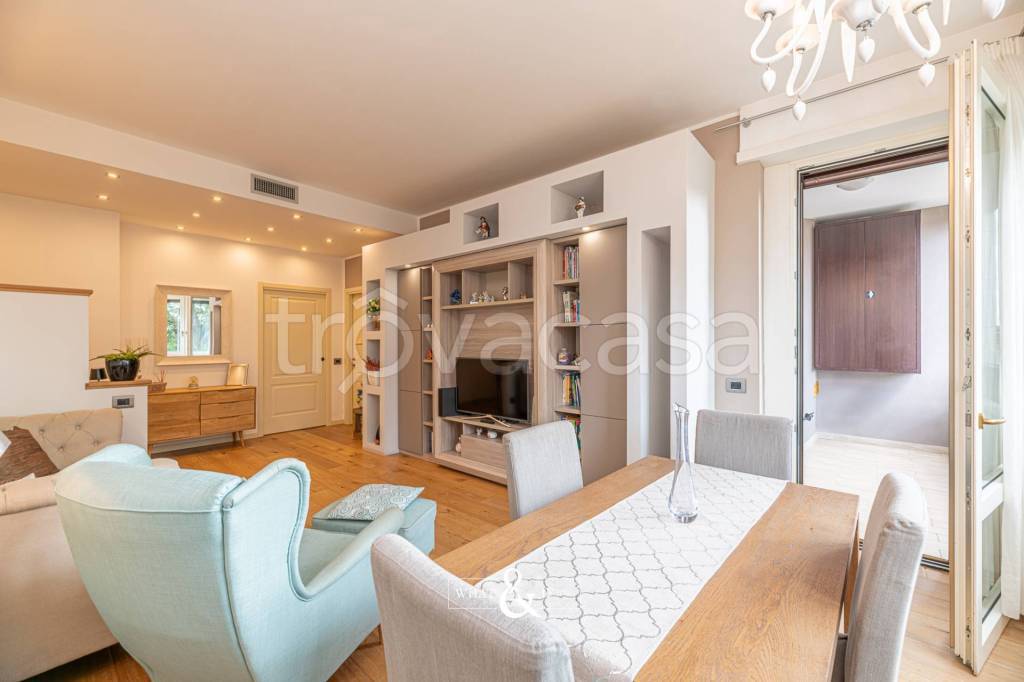 appartamento in affitto a Monza in zona Centro Storico