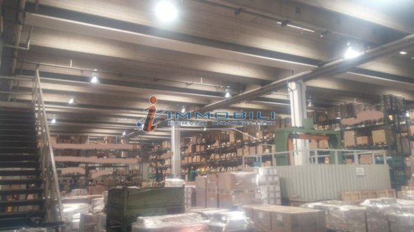 capannone in affitto a Monza