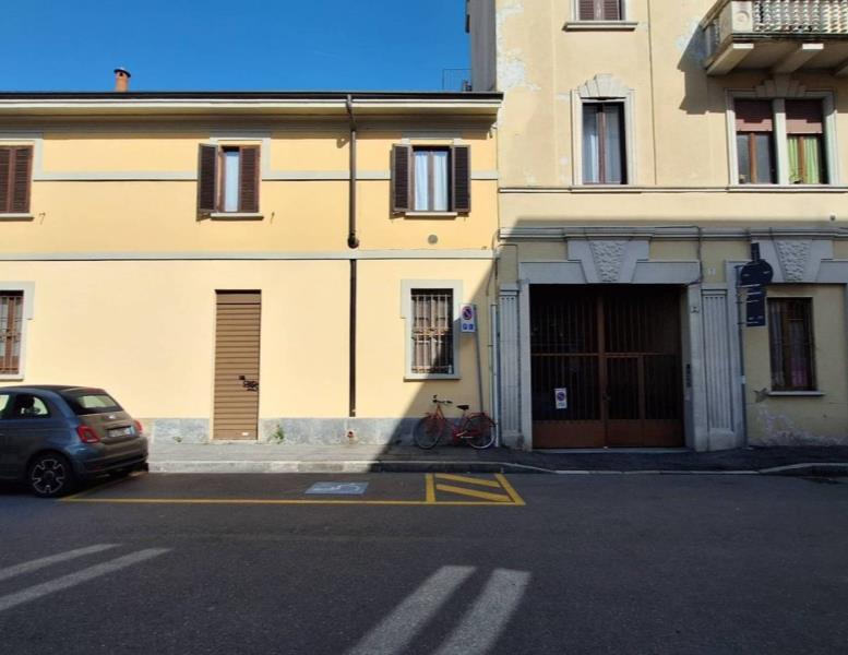 negozio in affitto a Monza