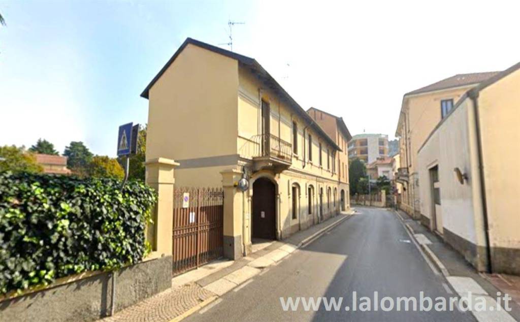 locale commerciale in affitto a Monza in zona Centro Storico