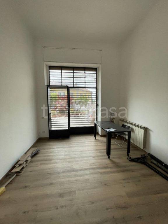 negozio in affitto a Monza