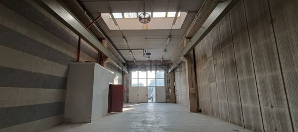 capannone in affitto a Monza