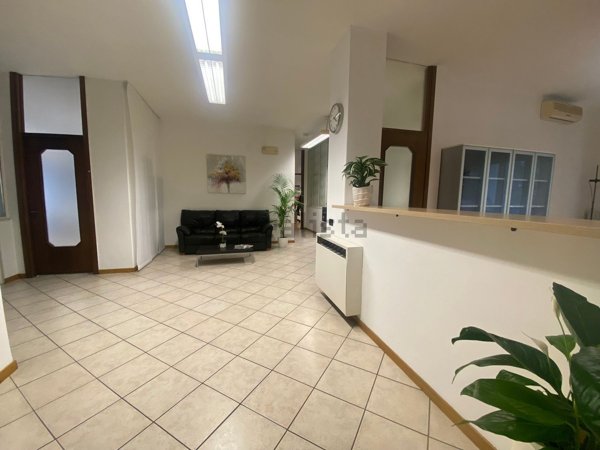 ufficio in affitto a Monza