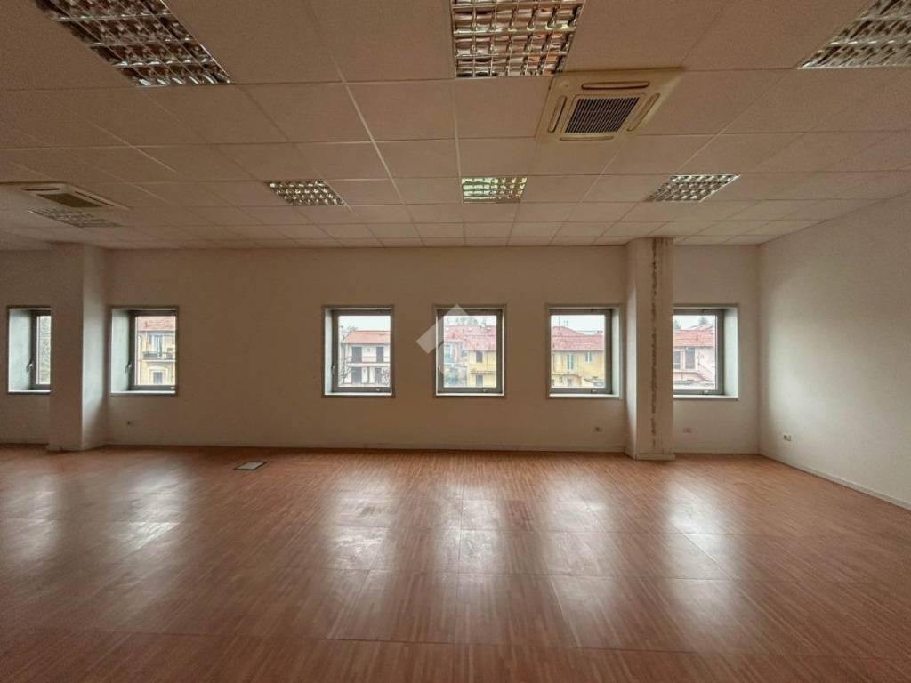 ufficio in affitto a Monza