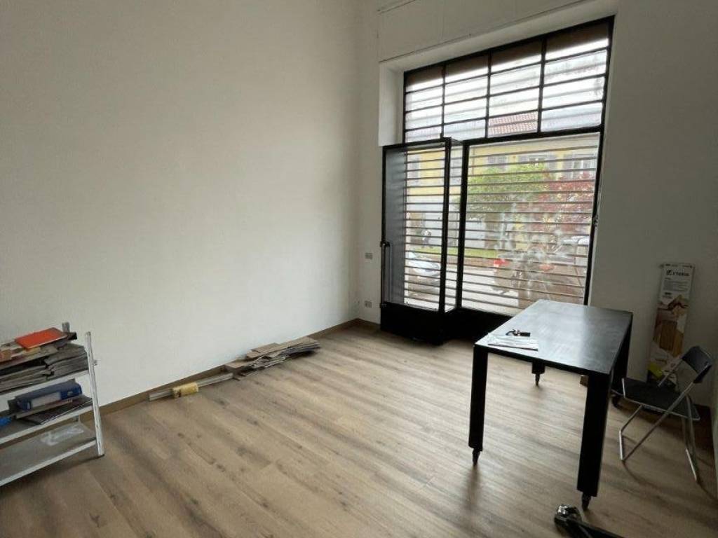 negozio in affitto a Monza