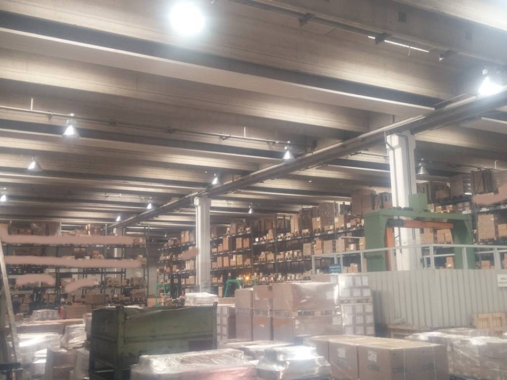 negozio in affitto a Monza