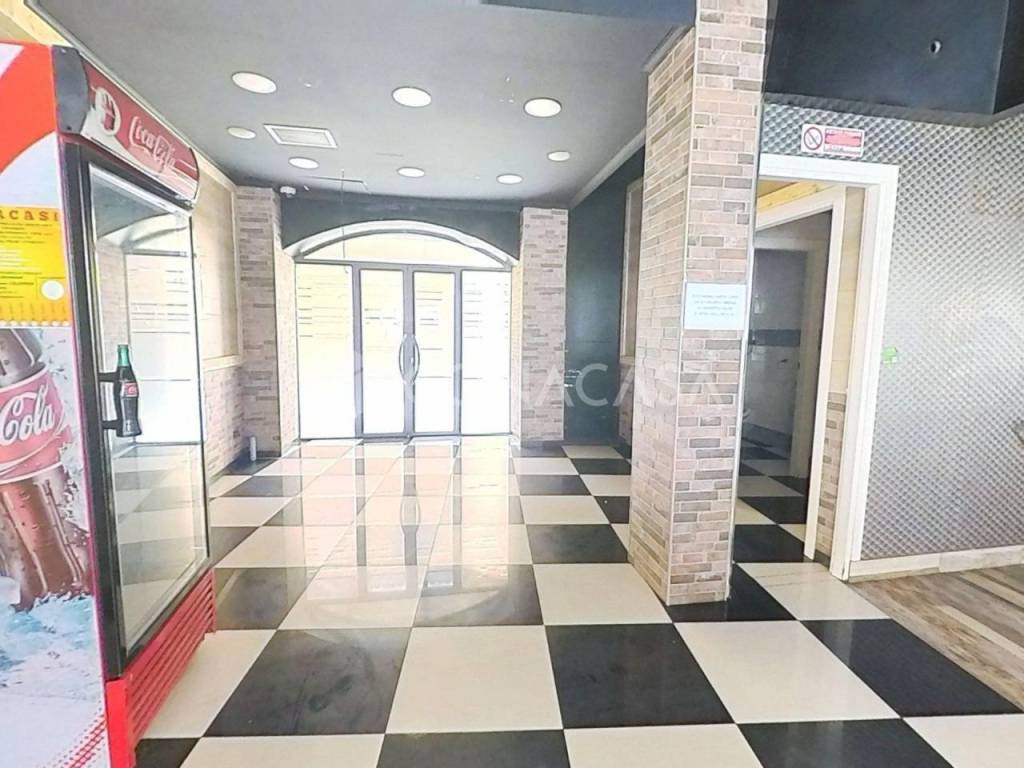 negozio in affitto a Monza