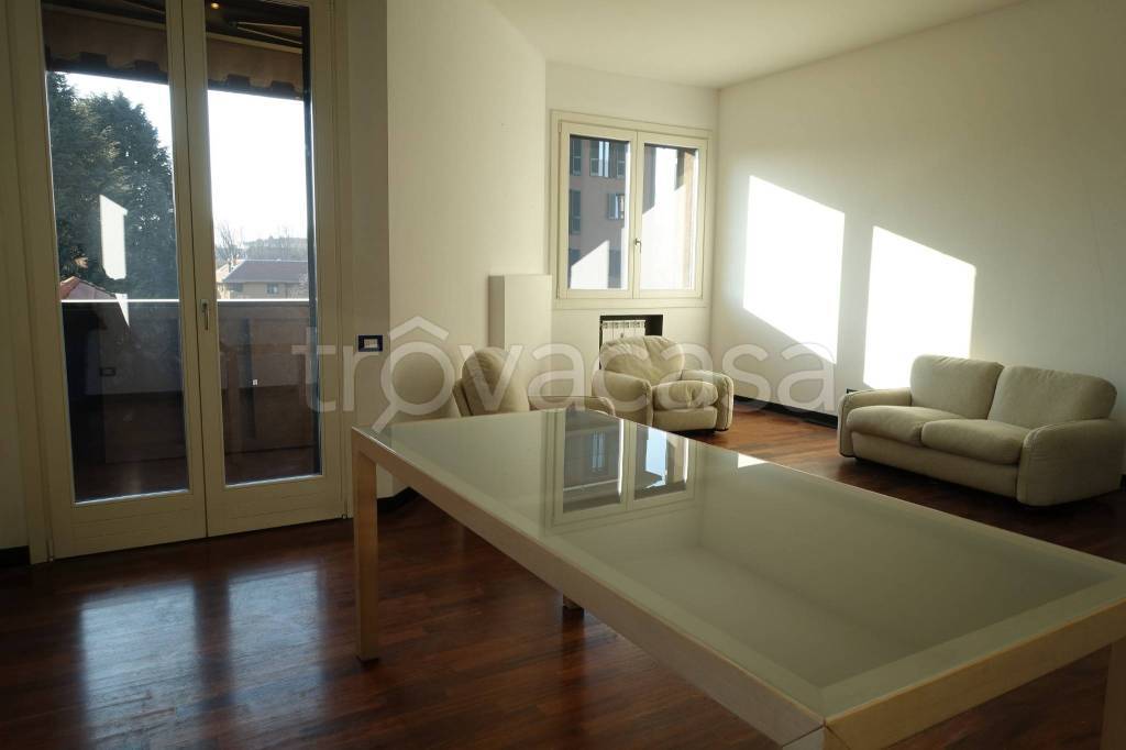 appartamento in affitto a Monza in zona Centro Storico