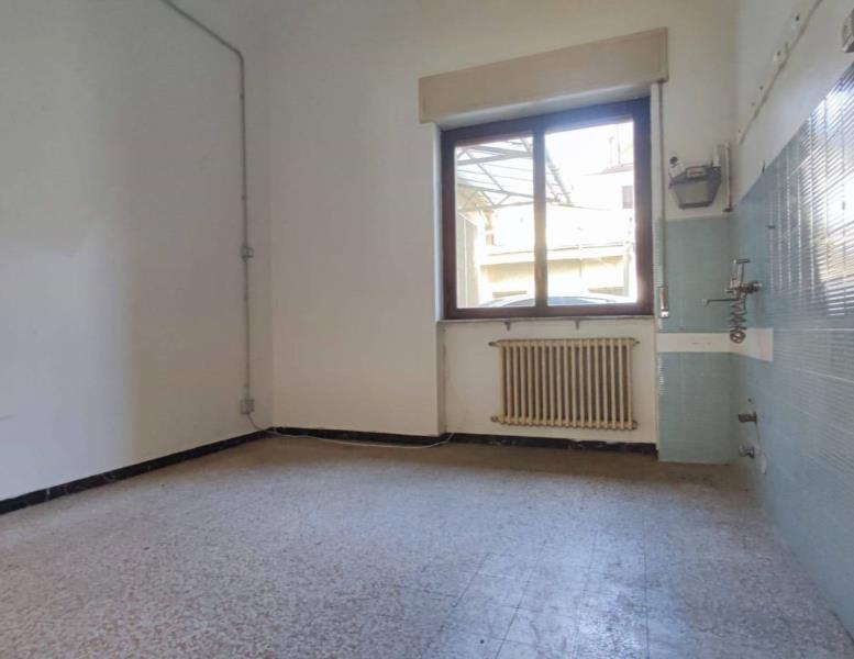 negozio in affitto a Monza