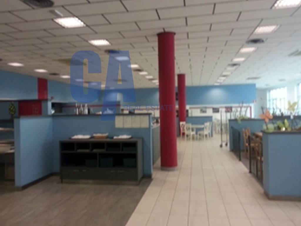 negozio in affitto a Monza