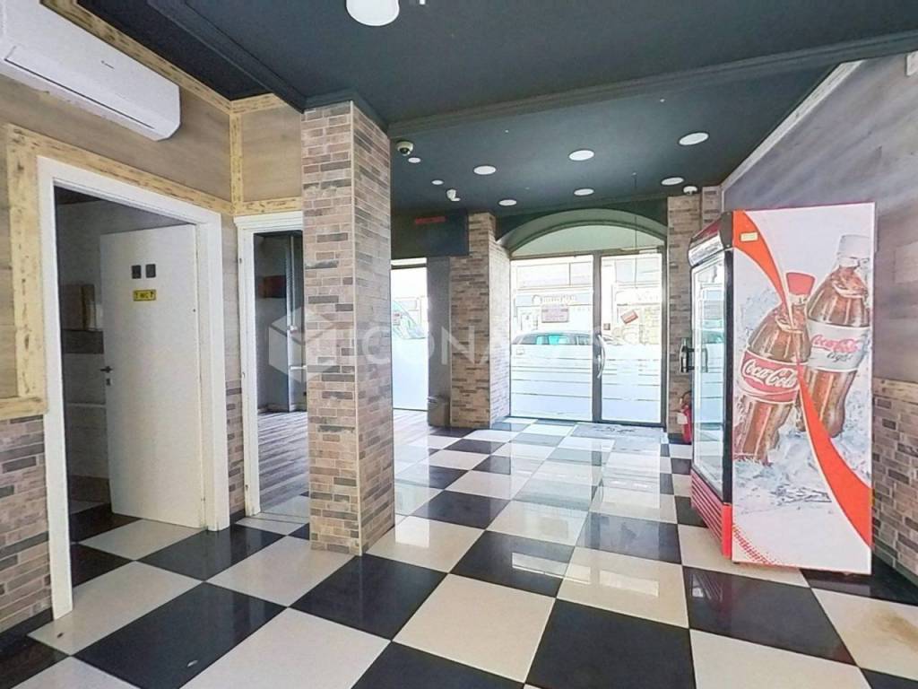 negozio in affitto a Monza