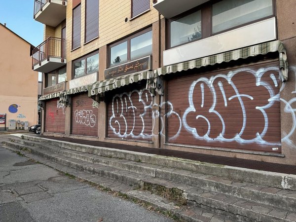 negozio in affitto a Monza