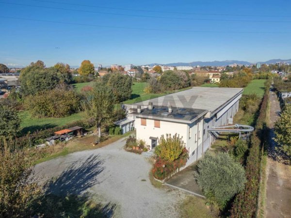 capannone in affitto a Monza