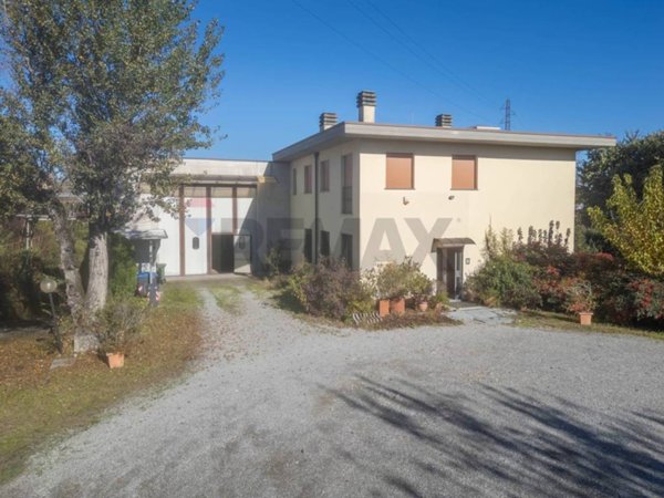 capannone in affitto a Monza