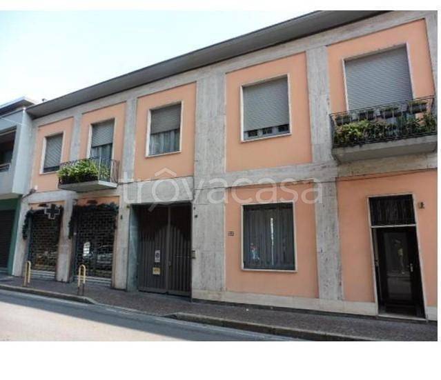 negozio in affitto a Monza in zona Centro Storico