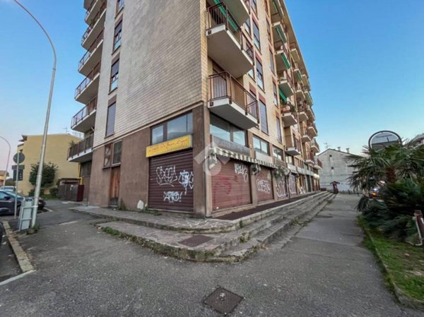 negozio in affitto a Monza in zona Ospedale San Gerardo