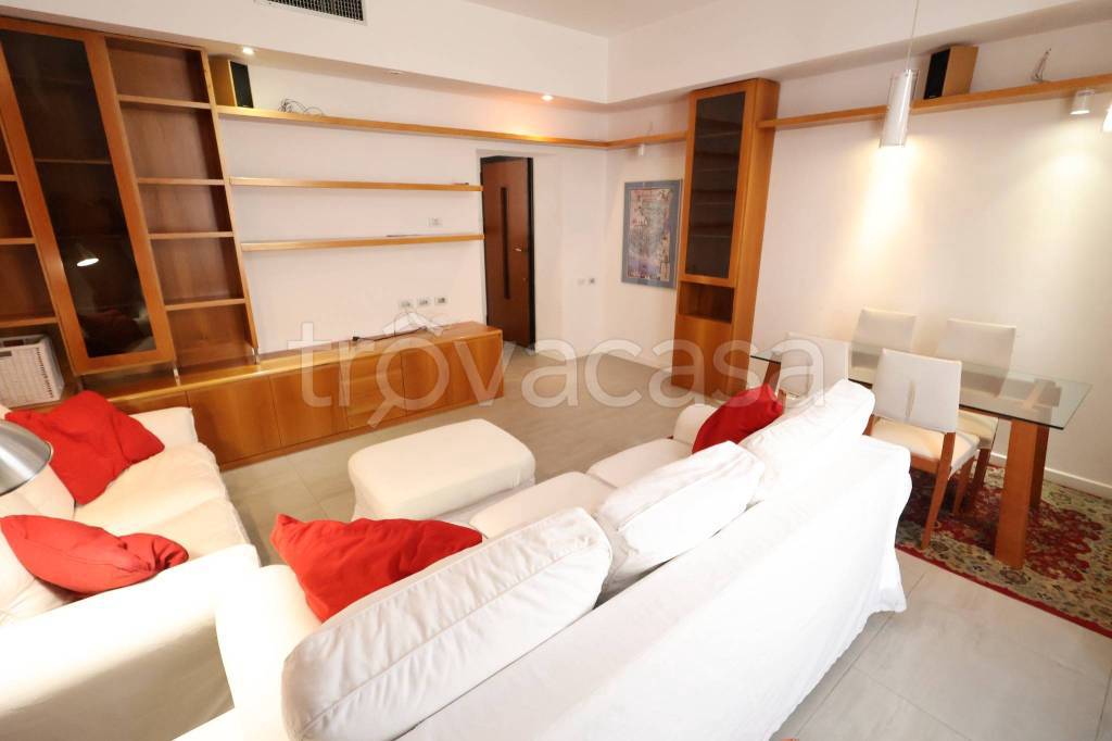 appartamento in affitto a Monza in zona Centro Storico