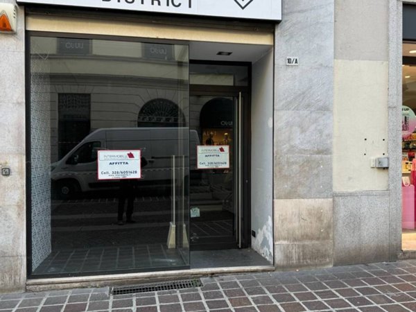 negozio in affitto a Monza in zona Centro Storico