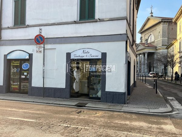 locale commerciale in affitto a Monza