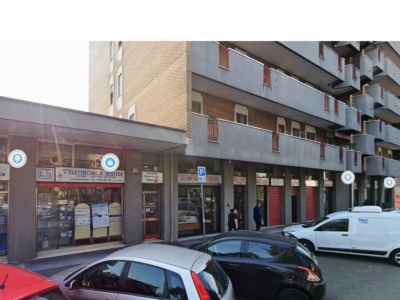 negozio in affitto a Monza in zona Ospedale San Gerardo