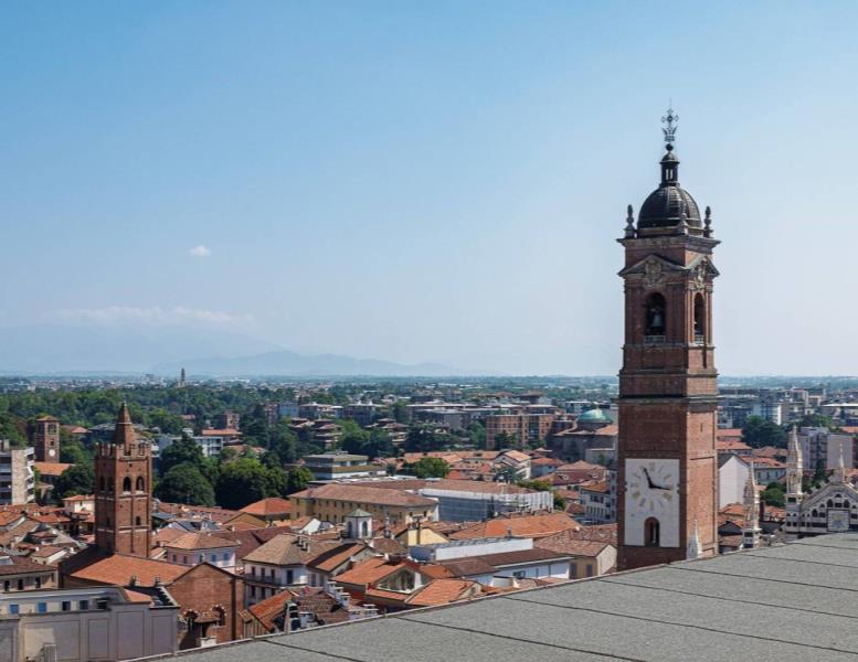 appartamento in affitto a Monza in zona Centro Storico
