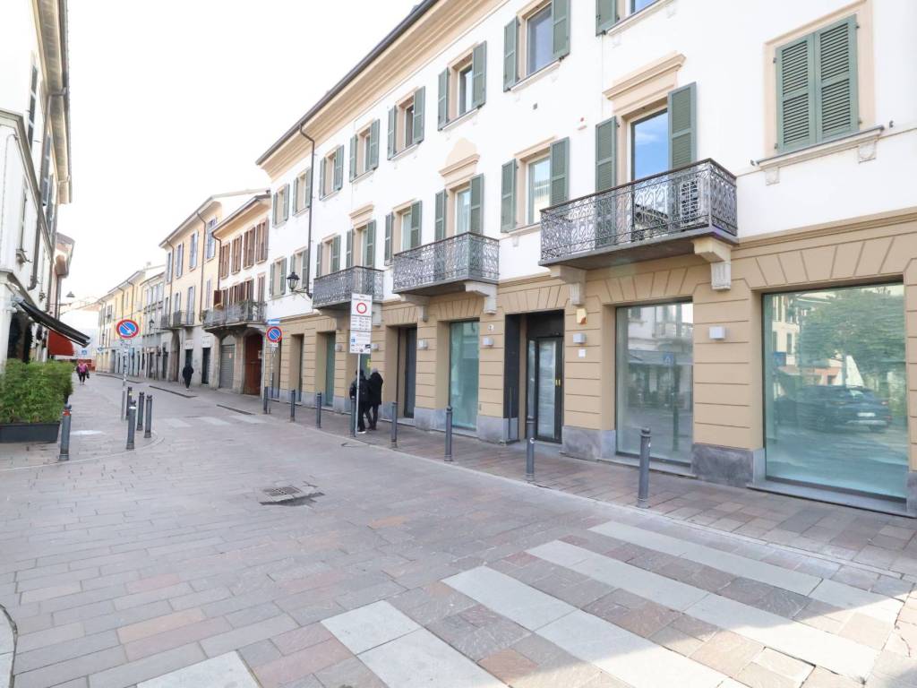 negozio in affitto a Monza in zona Centro Storico