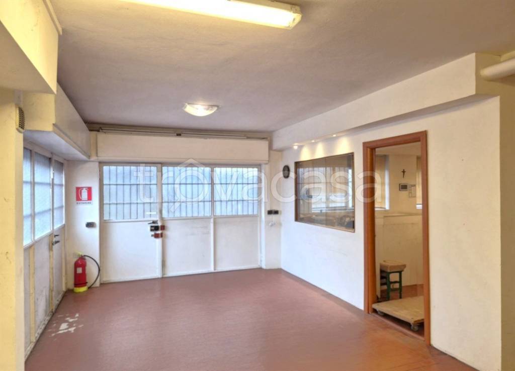 negozio in affitto a Monza