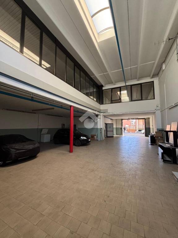 capannone in affitto a Monza