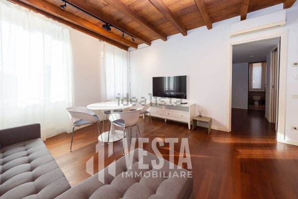 appartamento in affitto a Monza in zona Centro Storico