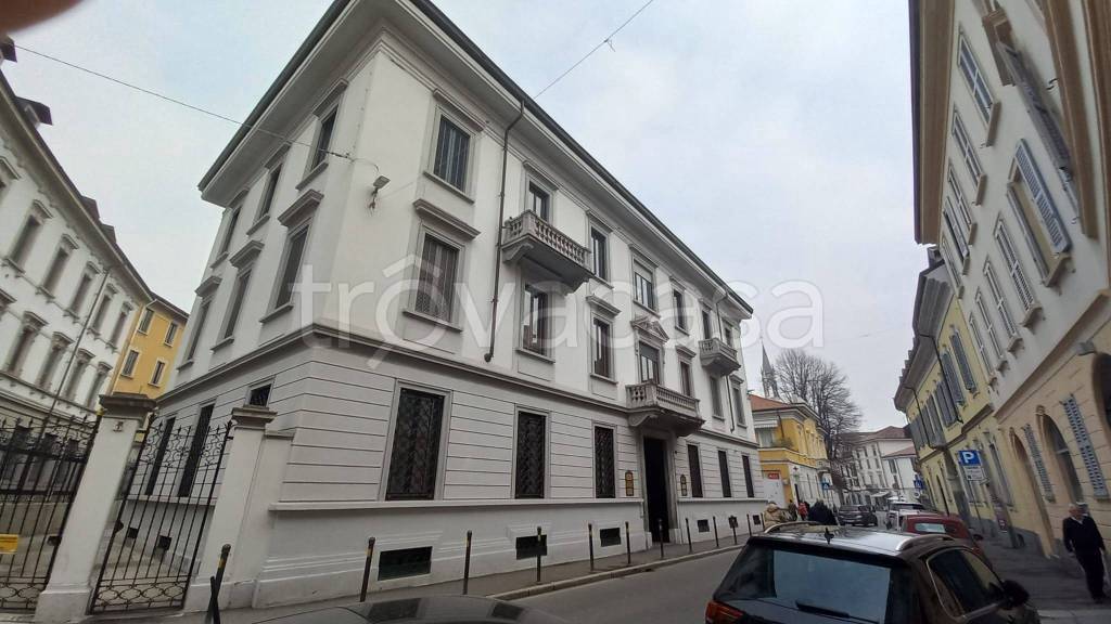 appartamento in affitto a Monza in zona Centro Storico