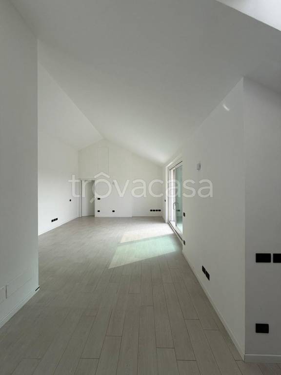 appartamento in affitto a Monza in zona Centro Storico