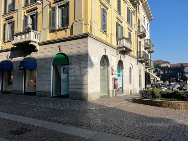 negozio in affitto a Monza in zona Centro Storico