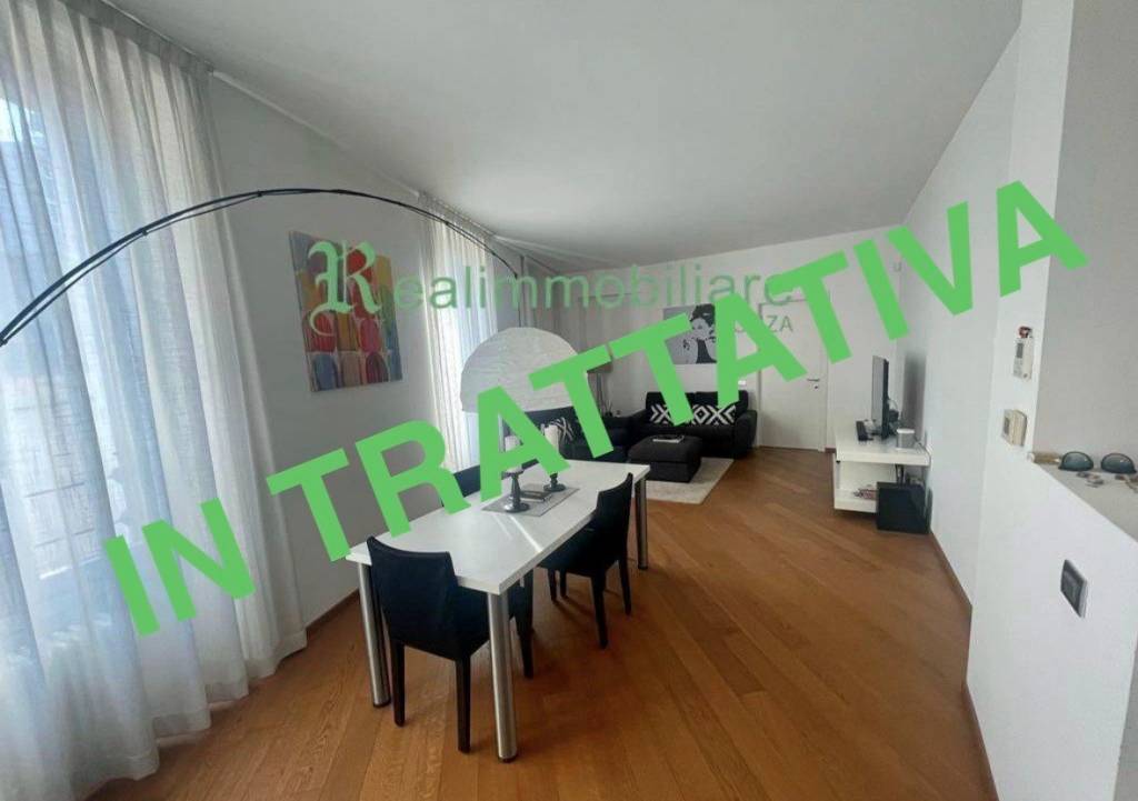 appartamento in affitto a Monza in zona Centro Storico