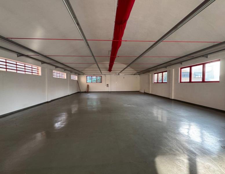 locale commerciale in affitto a Monza