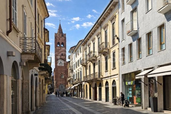 negozio in affitto a Monza in zona Centro Storico