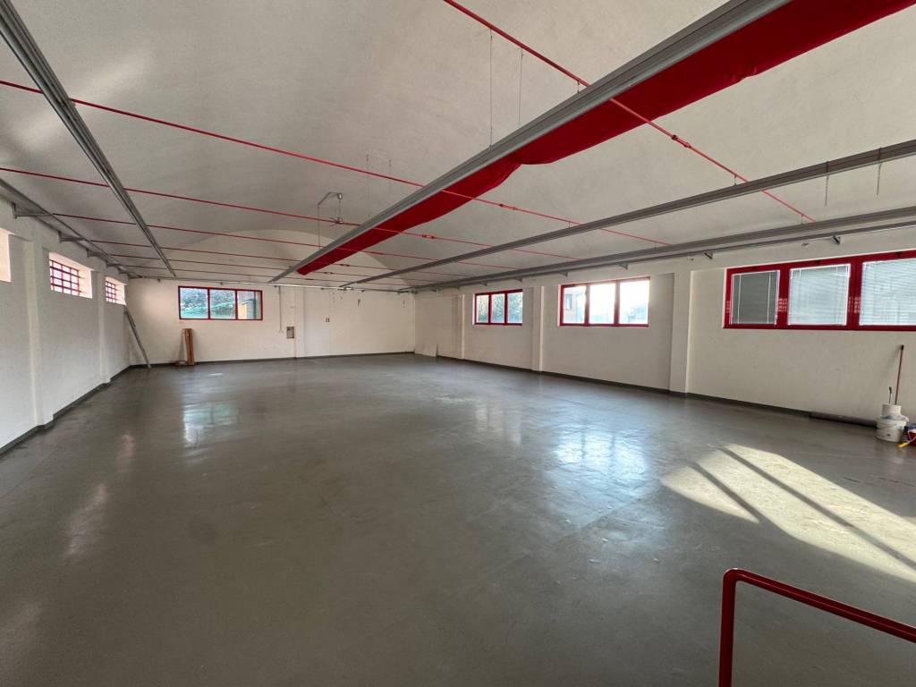 negozio in affitto a Monza