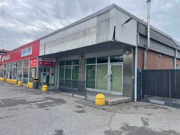negozio in affitto a Monza