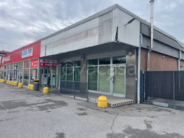 negozio in affitto a Monza