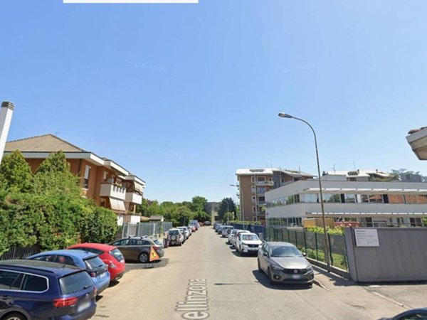 negozio in affitto a Monza