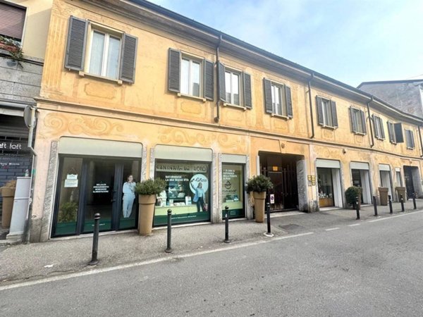 negozio in affitto a Monza