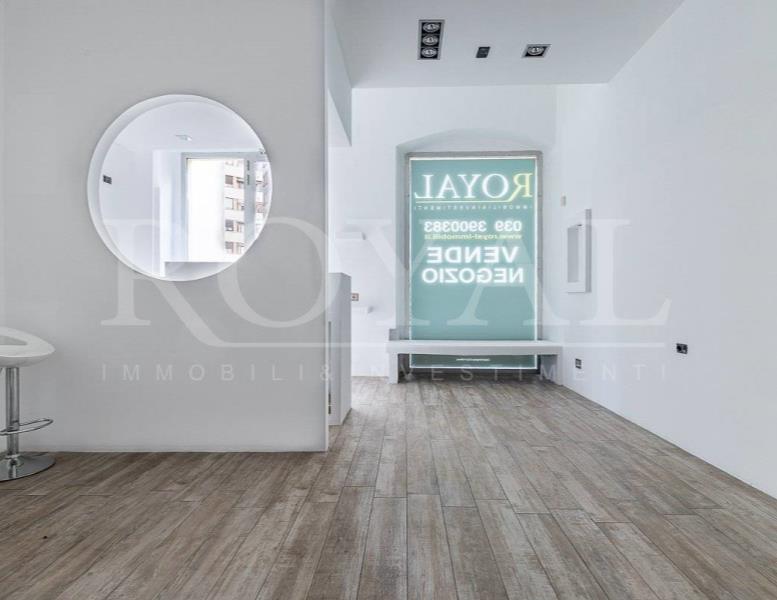 locale commerciale in affitto a Monza in zona Centro Storico